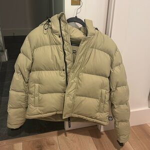 Aritzia Super Puff - Light Green Cropped Jacket (Size Small, Worn Once)